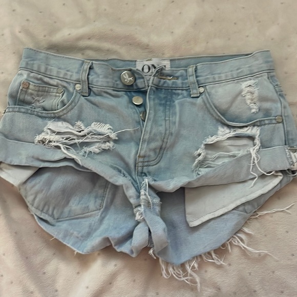 One teaspoon size 24 jean shorts. perfect condition a little bit worn but great - Picture 1 of 4